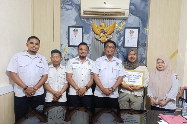 dari jalan santai ke tanah suci kisah mengharukan pegawai perumda pasar makassar