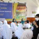 edukasi pengelolaan sampah tp pkk makassar goes to school libatkan 300 siswa