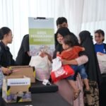 pertamina salurkan 1 000 paket sembako di makassar pasar murah bantu warga penuhi kebutuhan