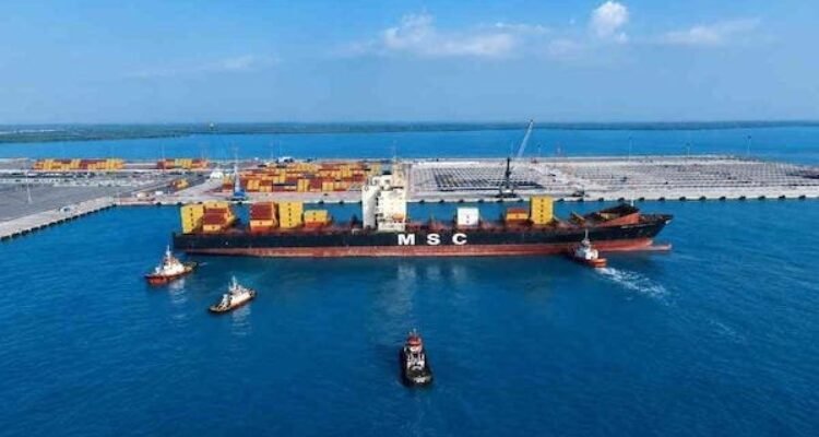Makassarviral.com — IPCM Sukses Layani Sandar Perdana Kapal Berukuran Panamax di Pelabuhan Patimban