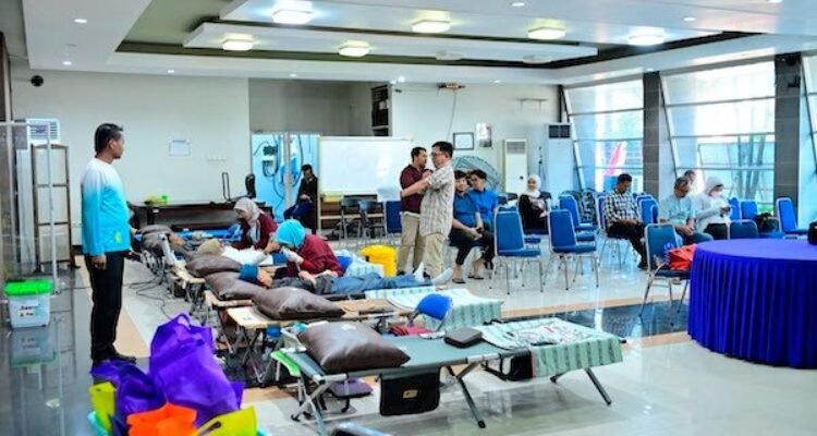 PDAM Makassar dan Karang Taruna Gelar Aksi Donor Darah