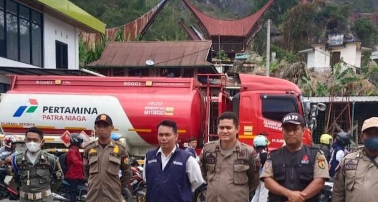 Antrean BBM di Toraja Utara Masih Normal, Ganjil Genap Belum Diberlakukan