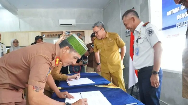 Bupati Jeneponto Hadiri Penandatanganan Kerja Sama Desa Binaan Imigrasi di Dua Desa