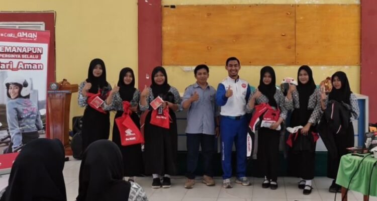 Honda Hype School Perkenalkan Edukasi Safety Riding ke Tiga Sekolah