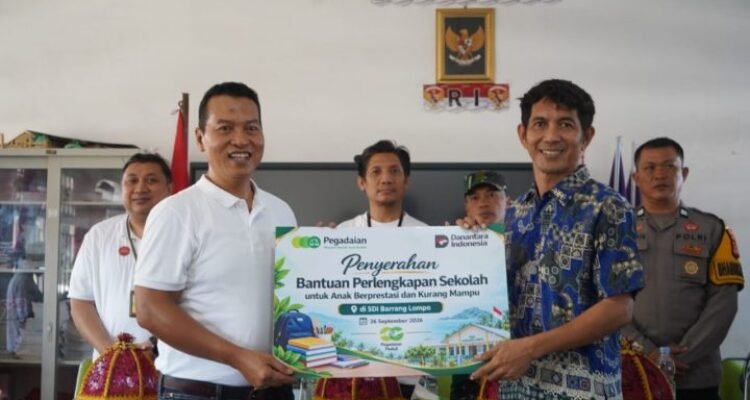 Pegadaian Kanwil VI Sulselbarra Maluku Salurkan Bantuan Pendidikan di Barrang Lompo