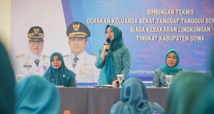 TP PKK Gowa Perkuat Kesiapsiagaan Keluarga Hadapi Bencana TP PKK Gowa Perkuat Kesiapsiagaan Keluarga Hadapi Bencana