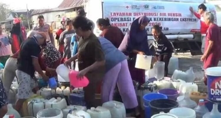Warga Bonto Parang Takalar Dapat Bantuan 12 Ribu Liter Air Bersih