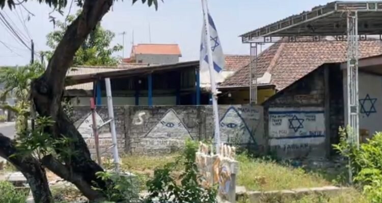 Bendera Israel dan Coretan Mirip Illuminati Viral di Lamongan, Pemerintah Desa dan Toshiba Bertindak