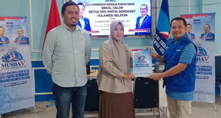 Fatma Wakili Appi Ambil Formulir Calon Ketua Demokrat Sulsel