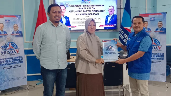 Fatma Wakili Appi Ambil Formulir Calon Ketua Demokrat Sulsel