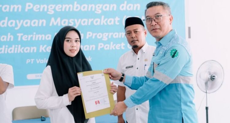 Ikut Program Paket C dari PT Vale Indonesia, Angkatan Kerja di Pomalaa Dapat Ijazah Setara SMA