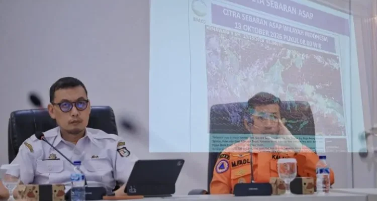 Kabut Asap Selimuti Makassar, Pemkot Bagikan Masker dan Siagakan Puskesmas