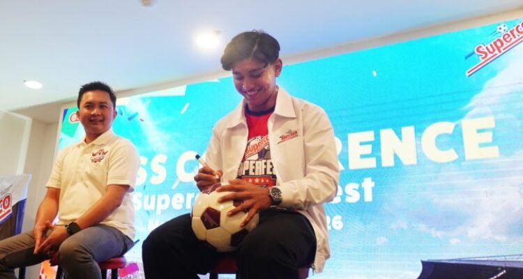 Mufli Hidayat ikut beri coaching di Khong Guan Superco Supercamp Makassar