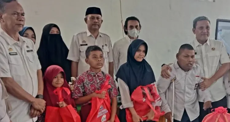 Pemkab Jeneponto Peduli Hingga ke Kebutuhan Dasar Dengan Menyalurkan Bantuan Sandang untuk Disabilitas