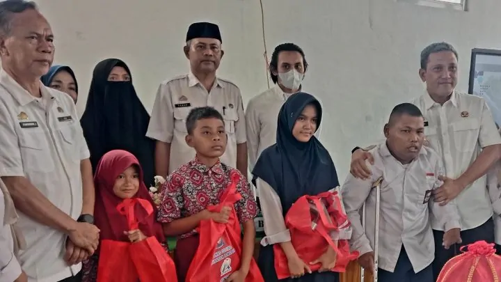 Pemkab Jeneponto Peduli Hingga ke Kebutuhan Dasar Dengan Menyalurkan Bantuan Sandang untuk Disabilitas