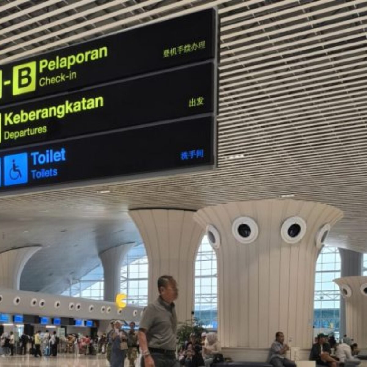 Puluhan Calon Jemaah Umrah Tertunda Berangkat dari Makassar