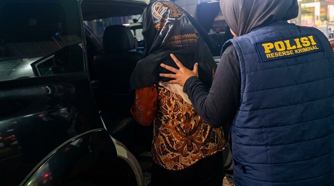 Puskesmas Digerebek Saat Berduaan dengan Istri Orang di Ruang Kerja