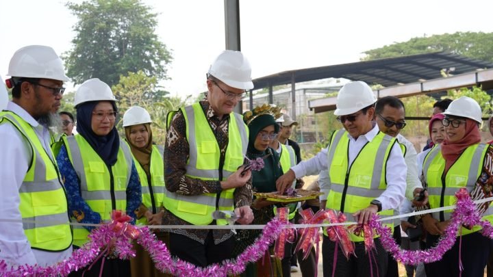 Unhas Kembangkan TPST Ekonomi Sirkular, Integrasikan Maggot dan Ayam Alope