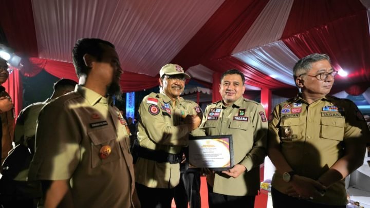 Wali Kota Makassar Munafri Terima Penghargaan Mensos di Puncak Jambore Tagana Sulsel